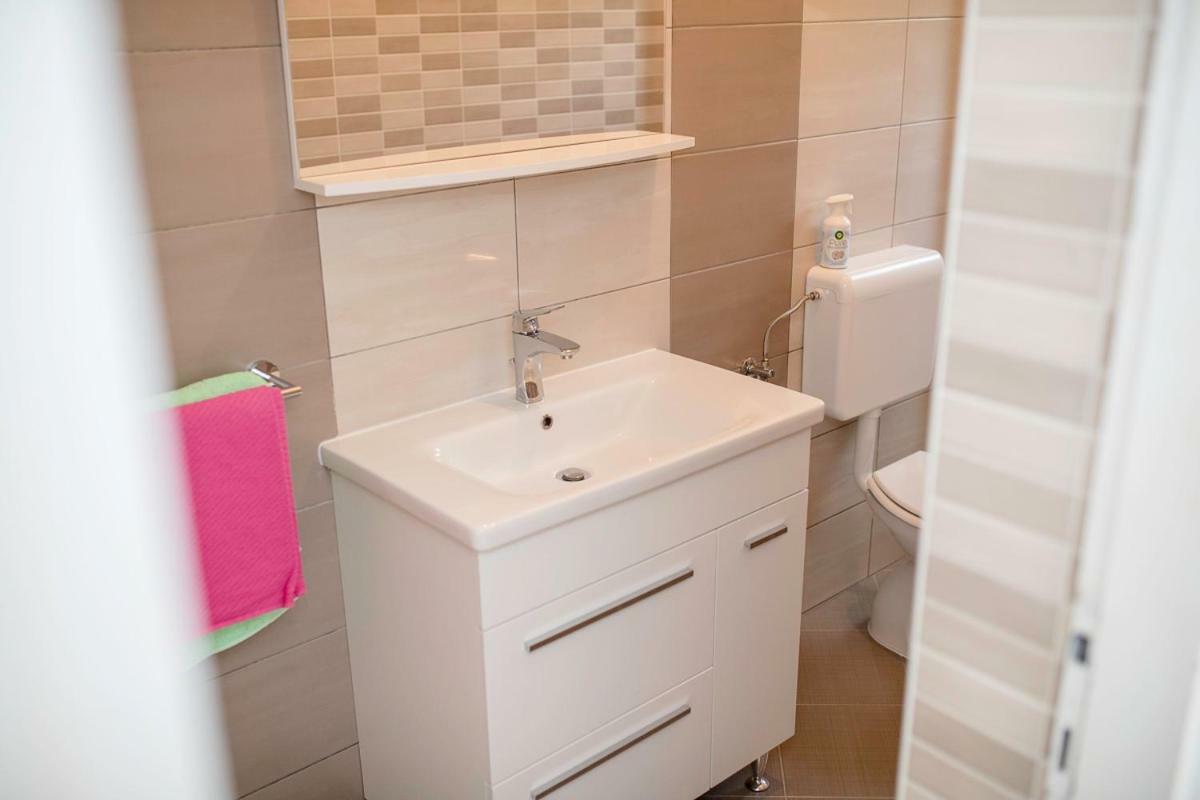 Apartman Jasmina Banjol 외부 사진