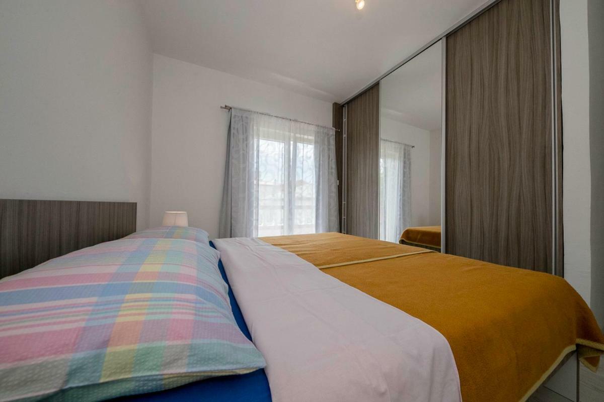Apartman Jasmina Banjol 외부 사진
